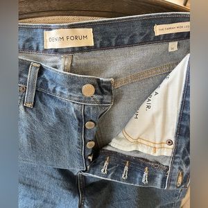 Aritzia Demin Forum Farrah high rise Jean in size 31